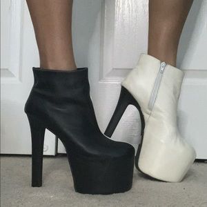 Black & White 6 1/2 inch heel